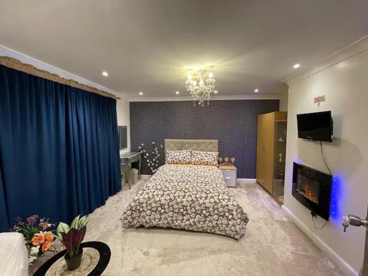 Beautiful Place To Live Near Heathrow Windsor Legoland & Free Parking Onsite Burnham  Esterno foto