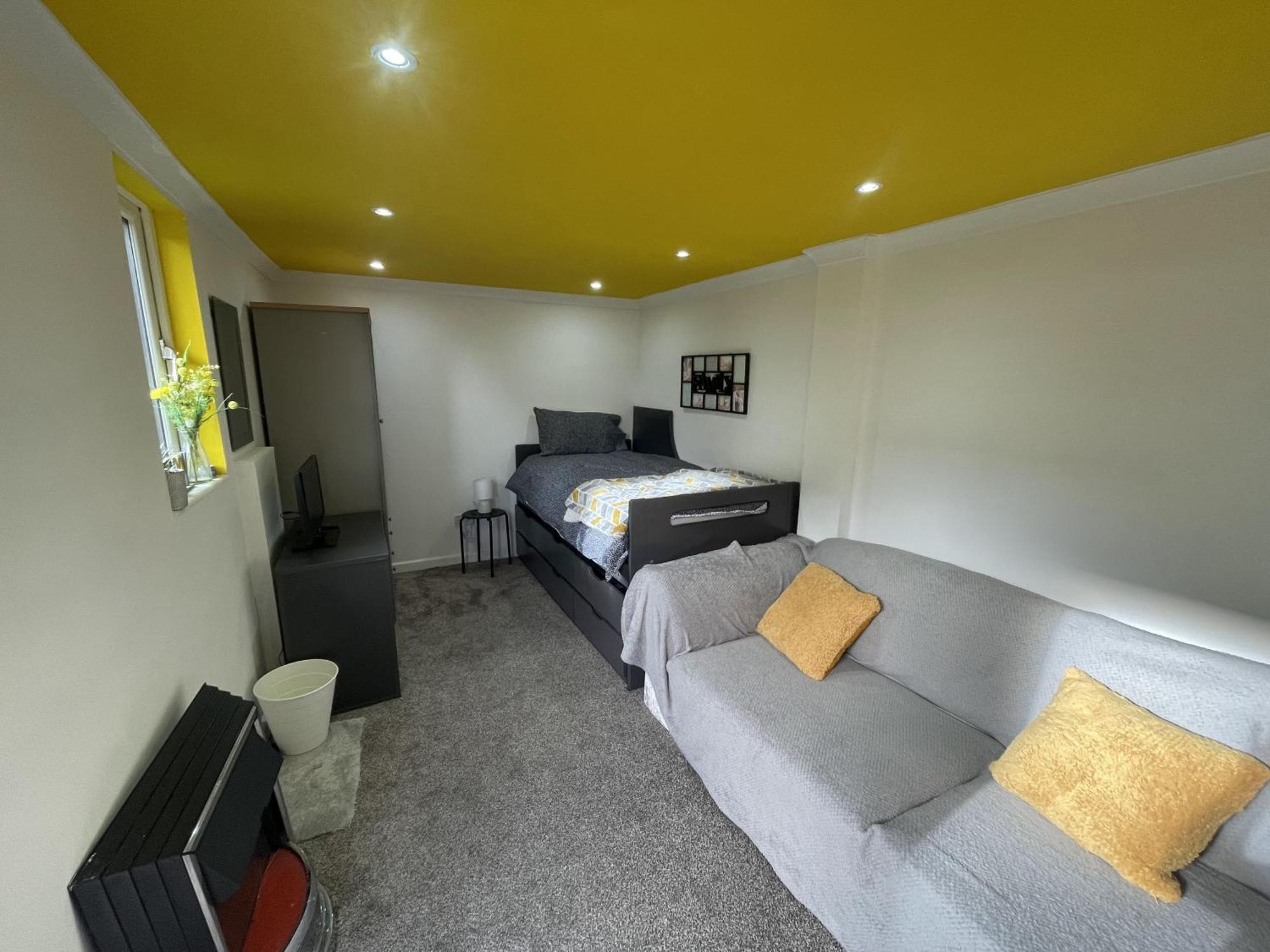 Beautiful Place To Live Near Heathrow Windsor Legoland & Free Parking Onsite Burnham  Esterno foto