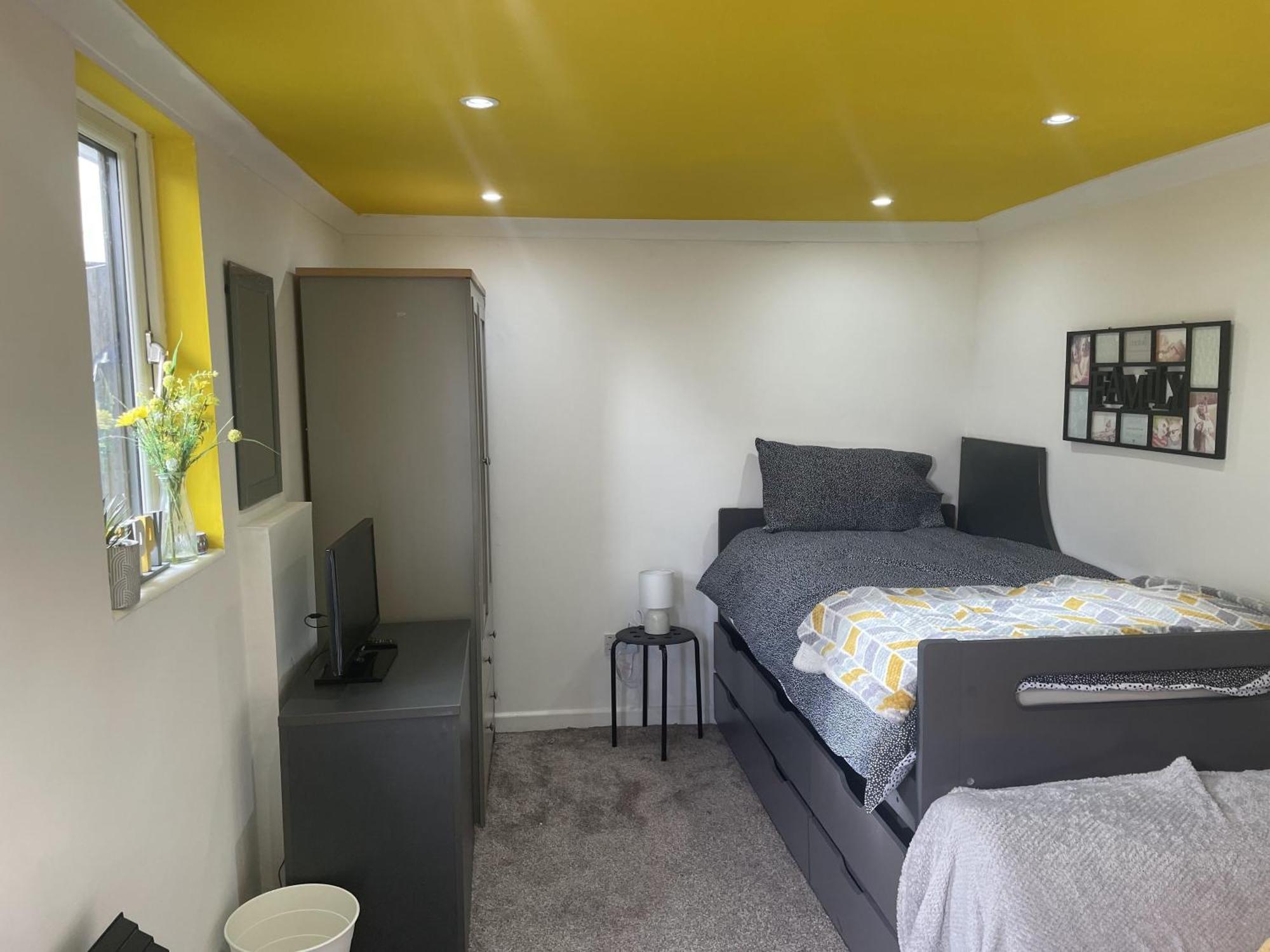Beautiful Place To Live Near Heathrow Windsor Legoland & Free Parking Onsite Burnham  Esterno foto